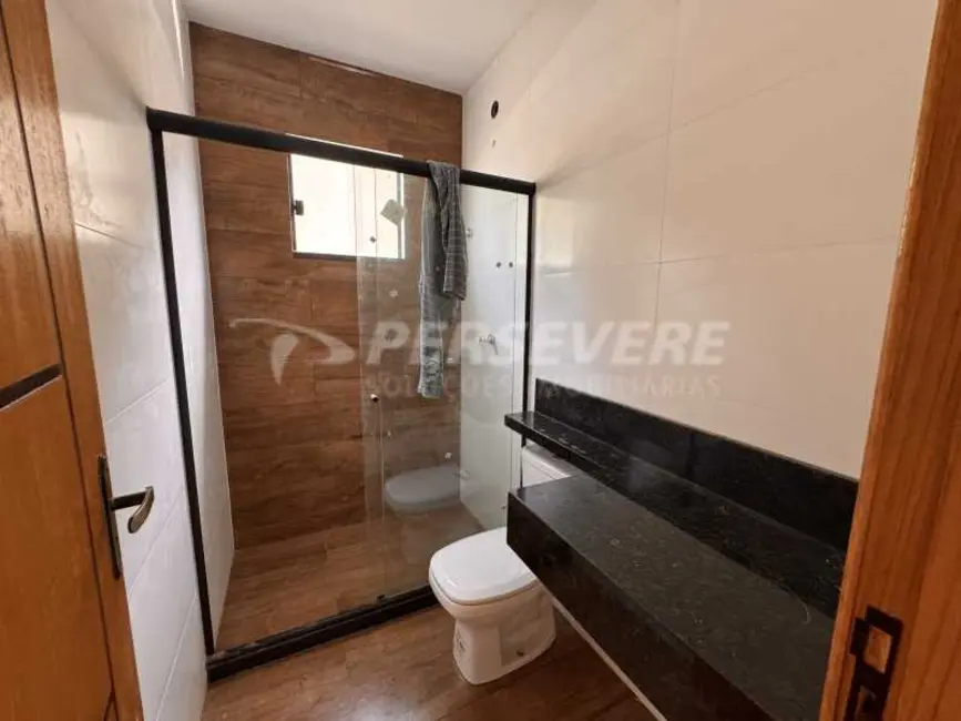 Foto 9 de Casa com 2 quartos à venda, 480m2 em Marica - RJ