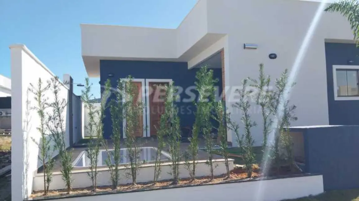 Foto 1 de Casa de Condomínio com 3 quartos à venda, 110m2 em Marica - RJ