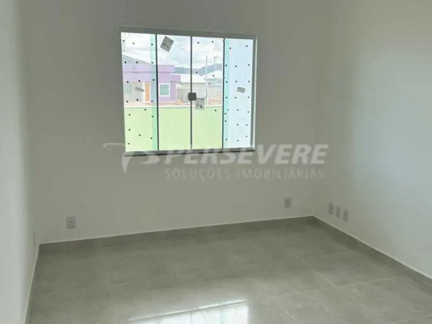Casa de Condomínio com 2 quartos à venda, 80m2 em Marica - RJ - imagem 4 Foto 4 de Casa de Condomínio com 2 quartos à venda, 80m2 em Marica - RJ