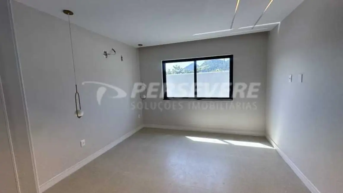 Casa de Condomínio com 3 quartos à venda, 186m2 em Marica - RJ - imagem 4 Foto 4 de Casa de Condomínio com 3 quartos à venda, 186m2 em Marica - RJ