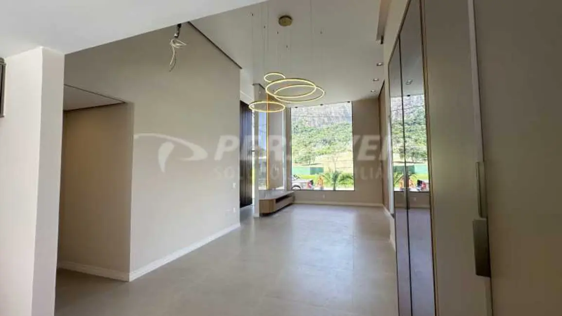 Casa de Condomínio com 3 quartos à venda, 186m2 em Marica - RJ - imagem 3 Foto 3 de Casa de Condomínio com 3 quartos à venda, 186m2 em Marica - RJ