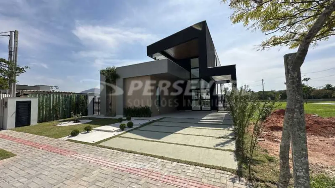 Foto 1 de Casa de Condomínio com 3 quartos à venda, 176m2 em Marica - RJ