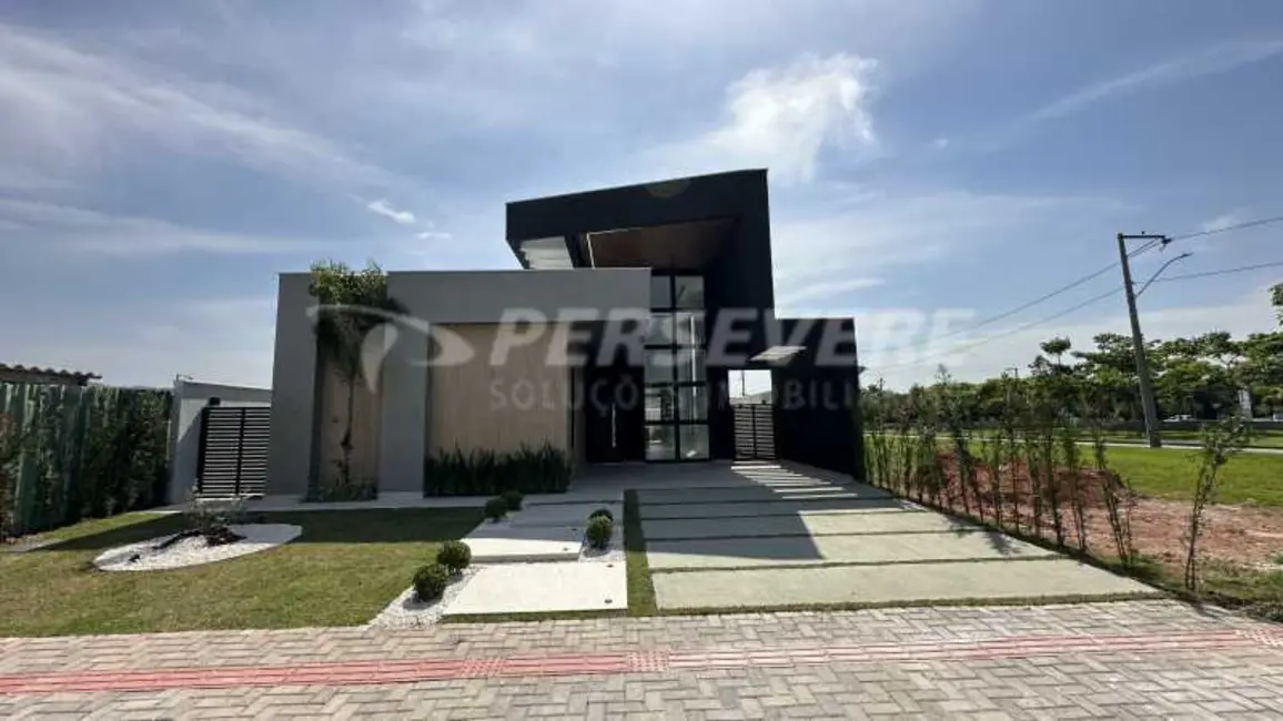 Foto 2 de Casa de Condomínio com 3 quartos à venda, 176m2 em Marica - RJ