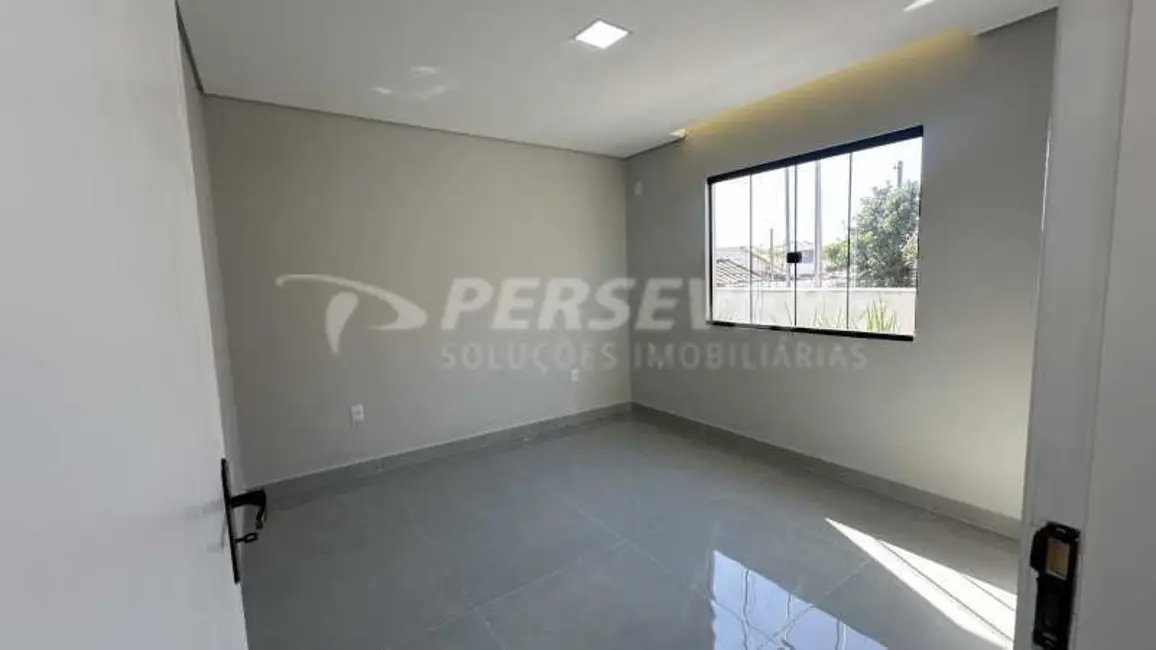 Foto 9 de Casa com 2 quartos à venda, 116m2 em Marica - RJ