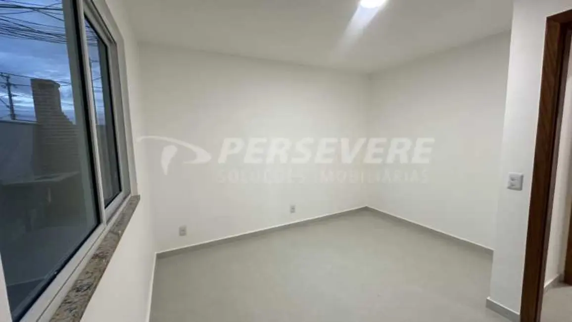 Foto 6 de Casa com 2 quartos à venda em Marica - RJ