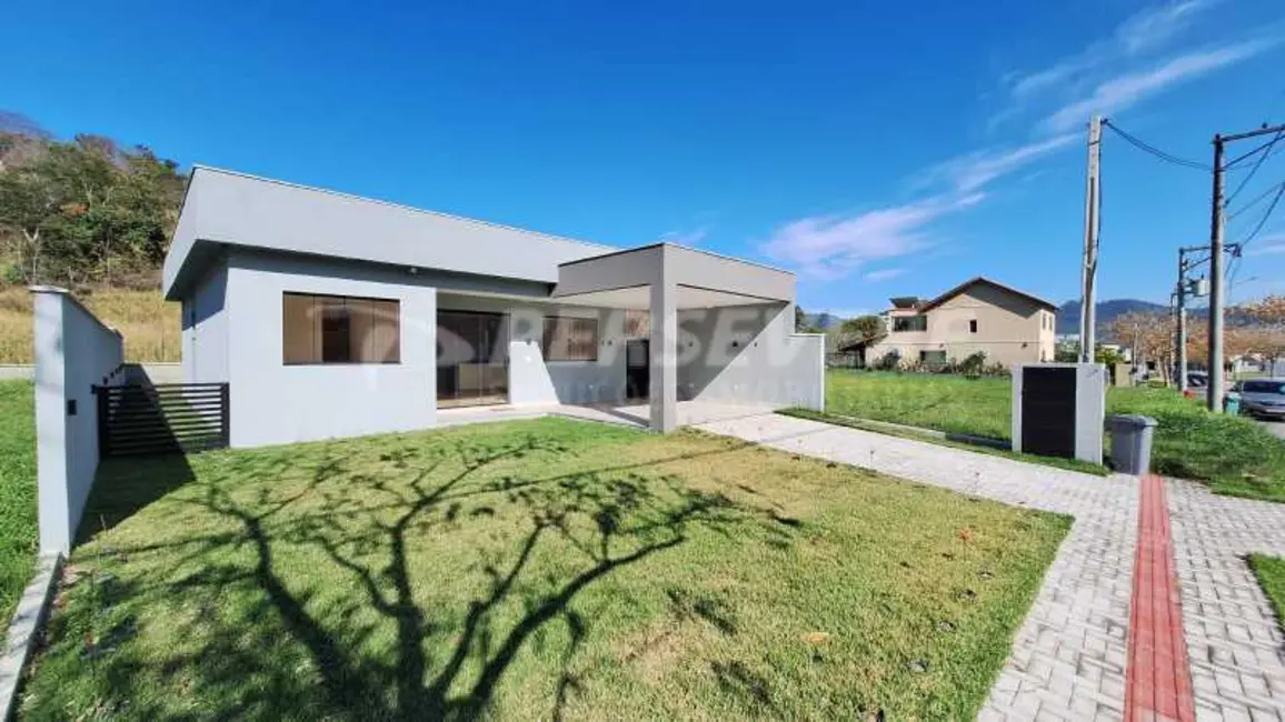 Foto 3 de Casa de Condomínio com 3 quartos à venda, 121m2 em Marica - RJ