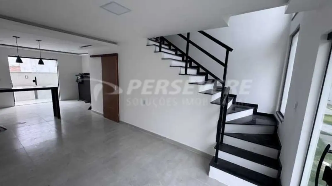 Foto 6 de Casa com 2 quartos à venda, 80m2 em Marica - RJ