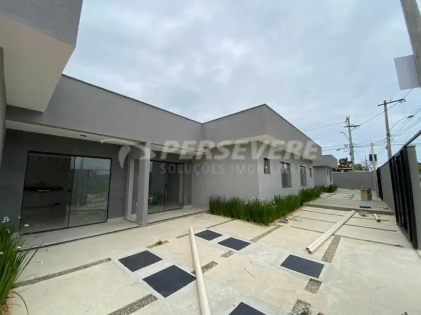 Foto 2 de Casa com 2 quartos à venda, 56m2 em Marica - RJ