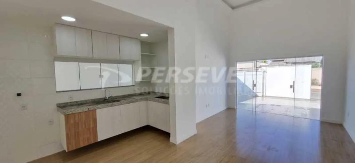 Foto 3 de Casa com 3 quartos à venda, 134m2 em Marica - RJ