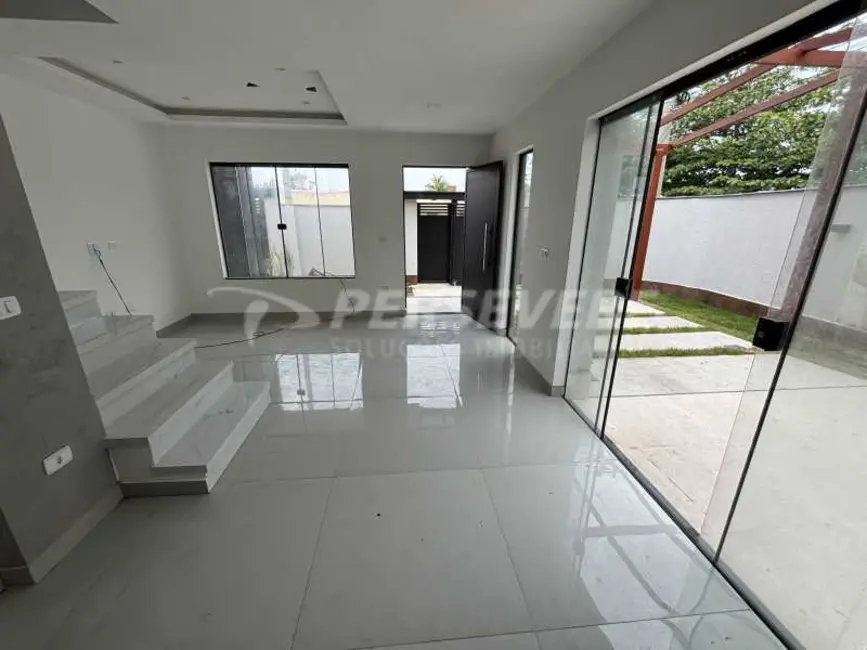 Foto 4 de Casa com 2 quartos à venda, 100m2 em Marica - RJ