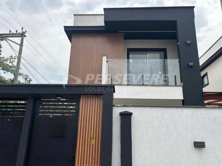 Foto 1 de Casa com 2 quartos à venda, 100m2 em Marica - RJ