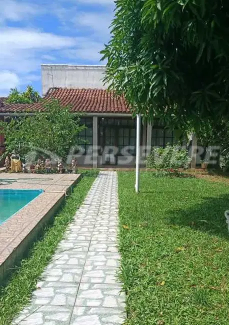 Casa com 3 quartos à venda em Saquarema - RJ - imagem 1 Foto 1 de Casa com 3 quartos à venda em Saquarema - RJ