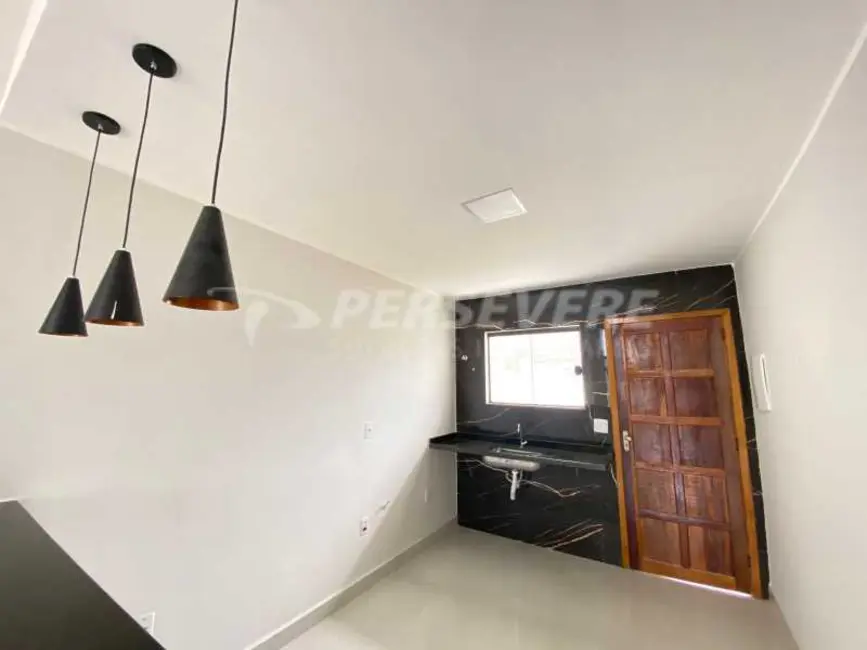 Foto 6 de Casa com 2 quartos à venda, 80m2 em Marica - RJ
