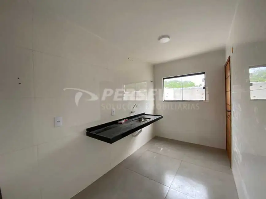 Foto 6 de Casa com 2 quartos à venda, 70m2 em Marica - RJ