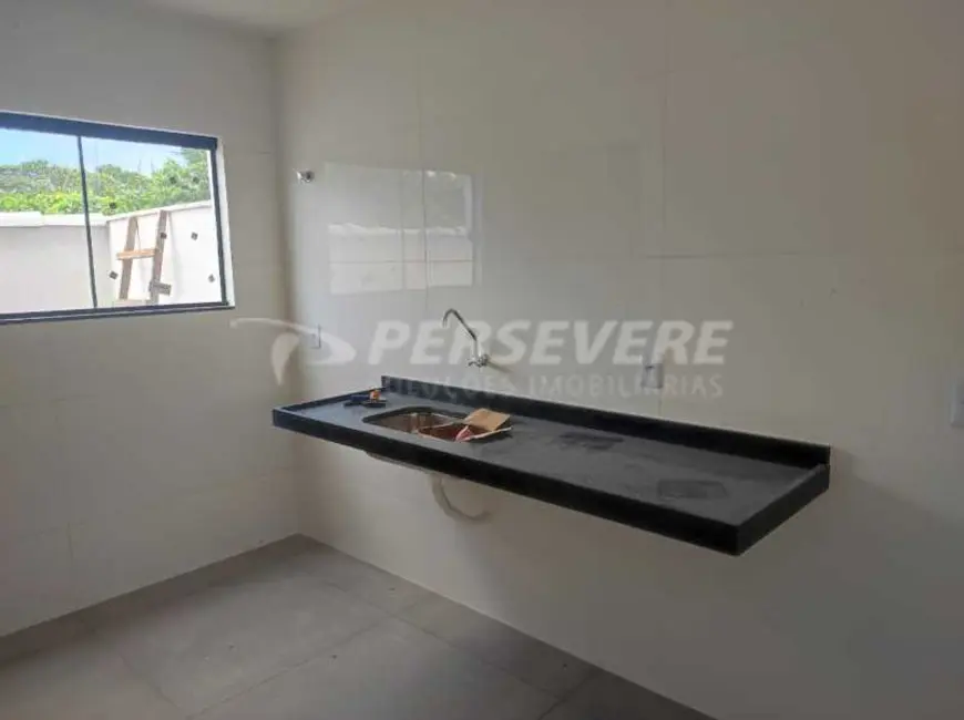 Foto 6 de Casa com 2 quartos à venda, 85m2 em Marica - RJ