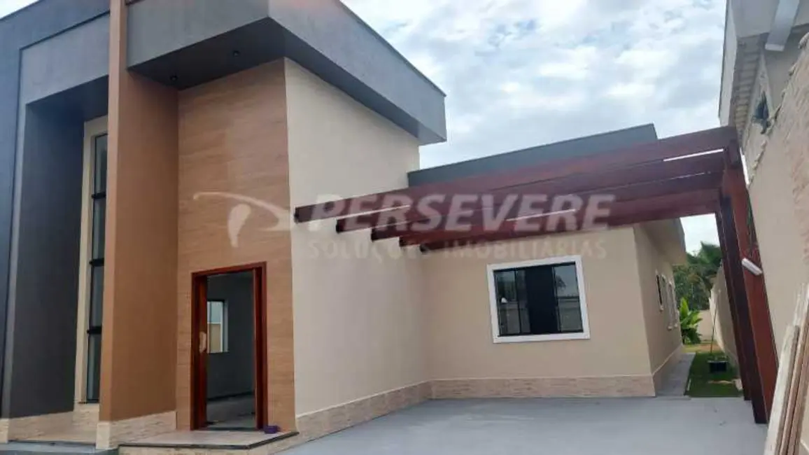 Foto 2 de Casa com 3 quartos à venda, 131m2 em Marica - RJ