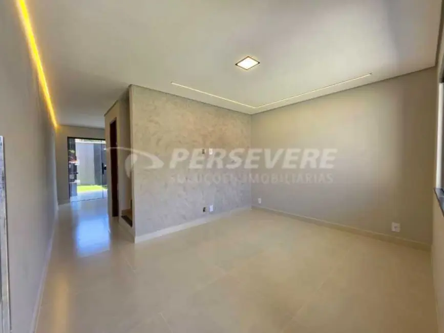 Foto 4 de Casa com 2 quartos à venda, 85m2 em Marica - RJ