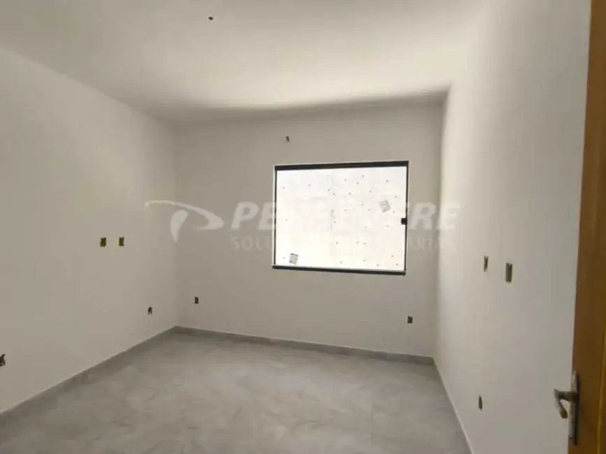 Foto 9 de Casa com 2 quartos à venda, 77m2 em Marica - RJ