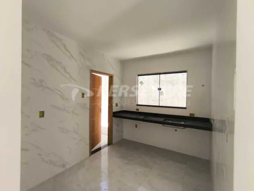 Foto 4 de Casa com 2 quartos à venda, 77m2 em Marica - RJ