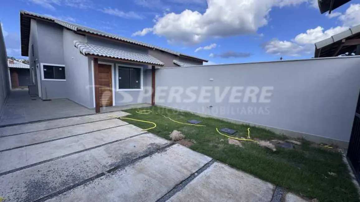 Foto 2 de Casa com 2 quartos à venda, 90m2 em Marica - RJ