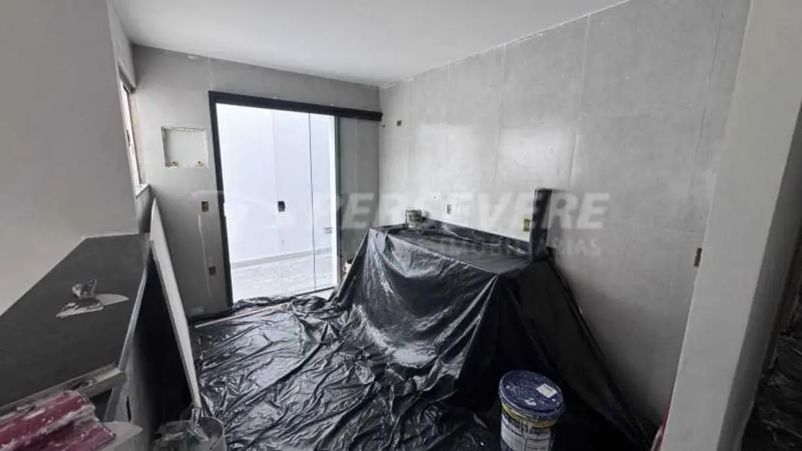 Foto 4 de Casa com 2 quartos à venda, 90m2 em Marica - RJ