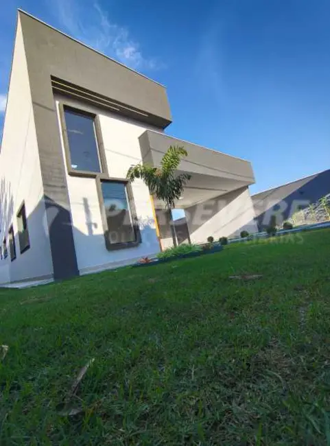 Foto 1 de Casa com 3 quartos à venda, 170m2 em Marica - RJ