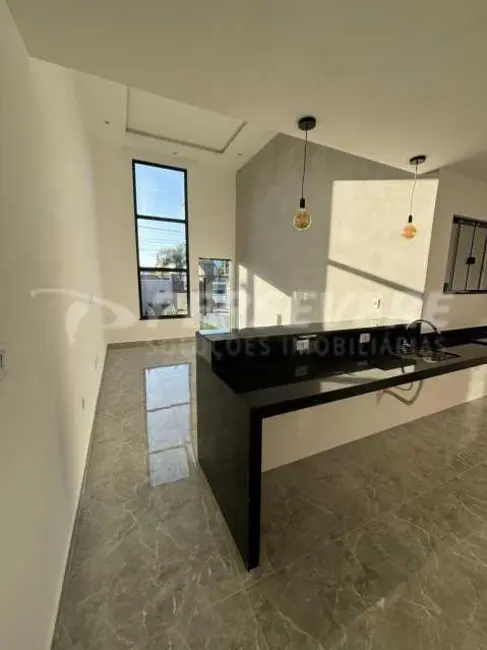 Foto 6 de Casa com 3 quartos à venda, 100m2 em Marica - RJ