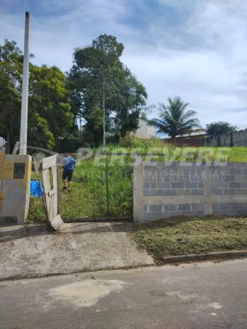 Foto 1 de Terreno / Lote à venda, 435m2 em Marica - RJ