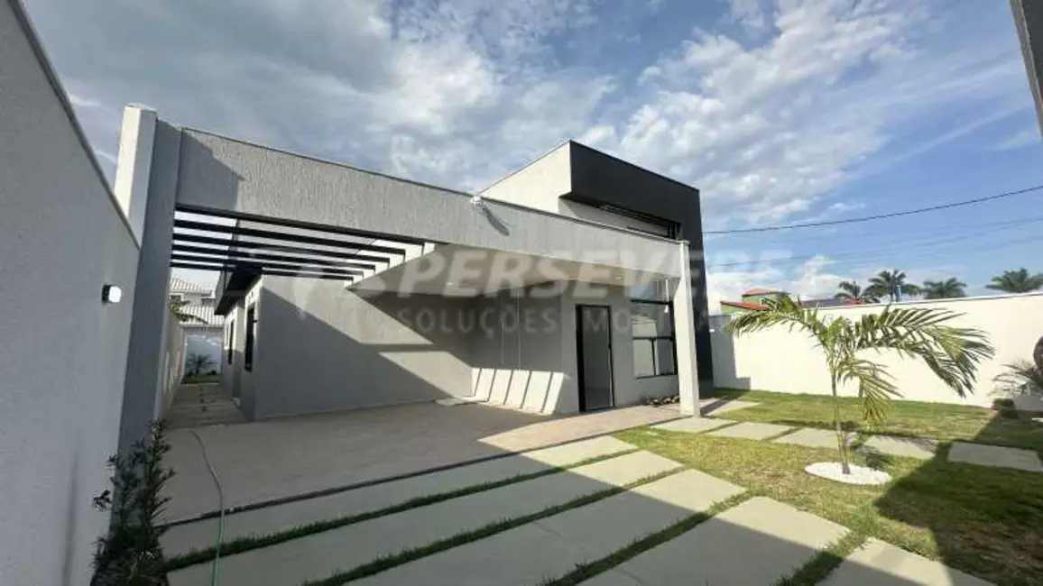 Foto 2 de Casa com 3 quartos à venda, 147m2 em Marica - RJ