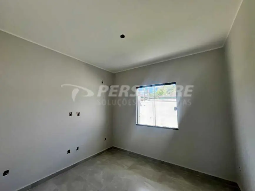 Foto 9 de Casa com 2 quartos à venda, 61m2 em Marica - RJ