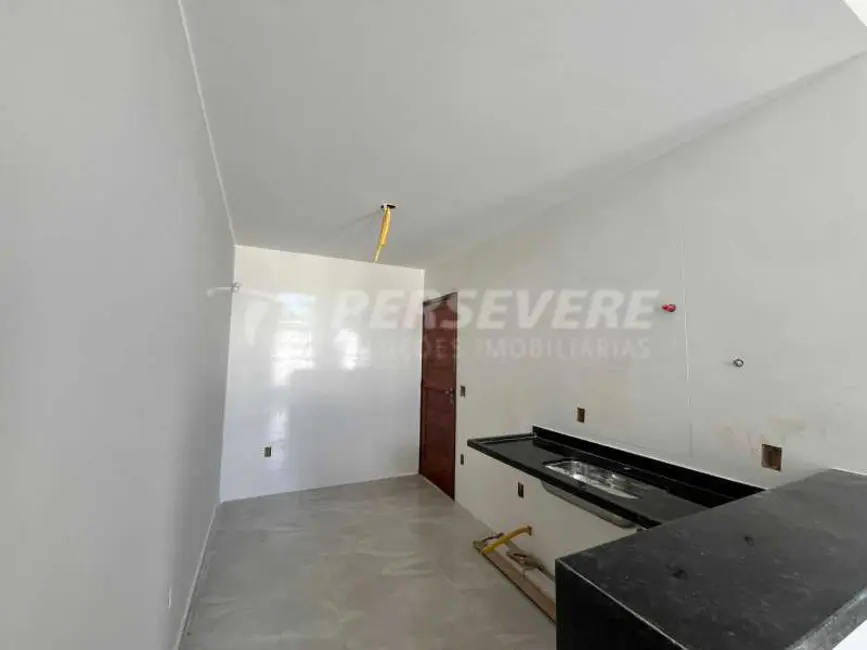 Foto 8 de Casa com 2 quartos à venda, 61m2 em Marica - RJ