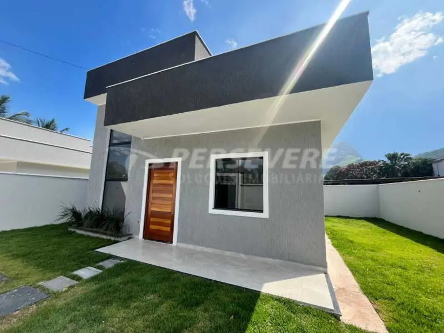 Foto 2 de Casa com 2 quartos à venda, 61m2 em Marica - RJ