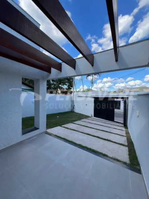 Foto 2 de Casa com 3 quartos à venda, 130m2 em Marica - RJ