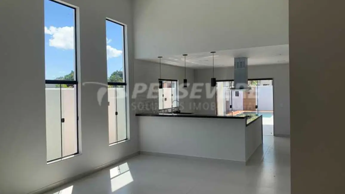Foto 5 de Casa de Condomínio com 3 quartos à venda, 185m2 em Marica - RJ