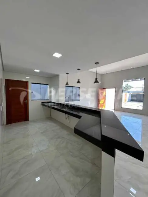 Foto 4 de Casa com 3 quartos à venda, 106m2 em Marica - RJ