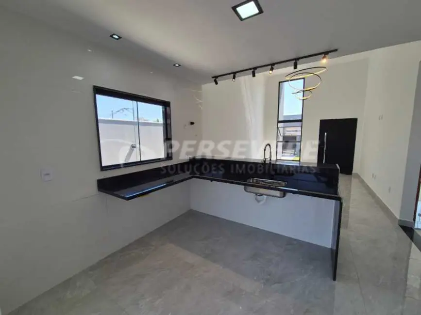 Casa com 3 quartos à venda, 10376m2 em Marica - RJ - imagem 4 Foto 4 de Casa com 3 quartos à venda, 10376m2 em Marica - RJ