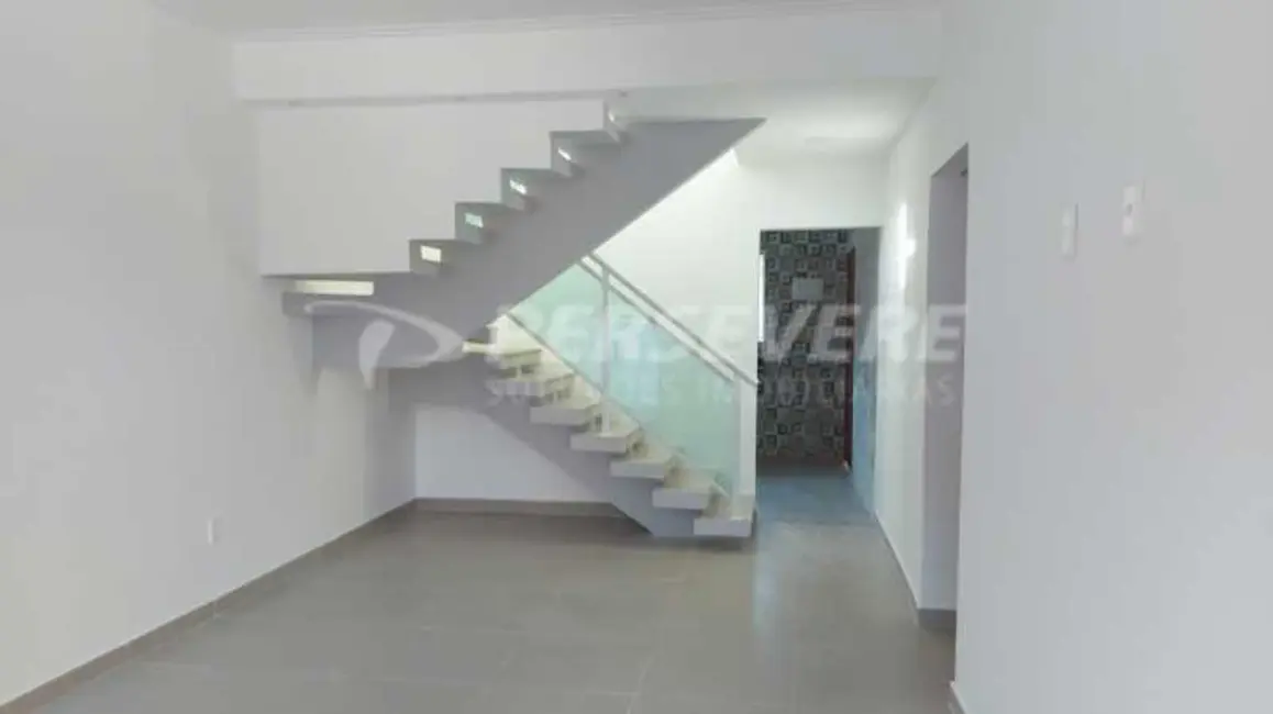 Foto 3 de Casa com 3 quartos à venda, 115m2 em Marica - RJ
