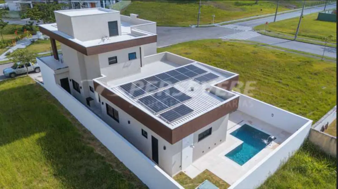 Foto 2 de Casa de Condomínio com 3 quartos à venda, 258m2 em Marica - RJ