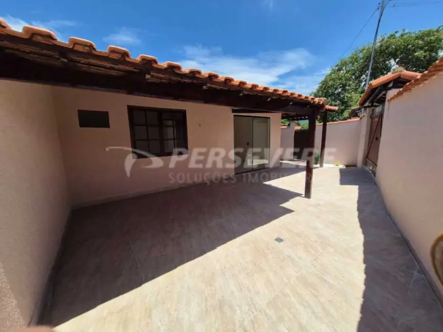 Foto 2 de Casa com 2 quartos à venda, 80m2 em Marica - RJ
