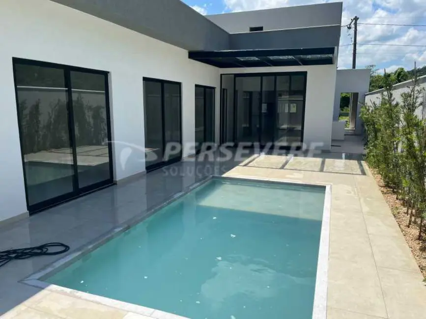 Foto 3 de Casa de Condomínio com 3 quartos à venda, 187m2 em Marica - RJ