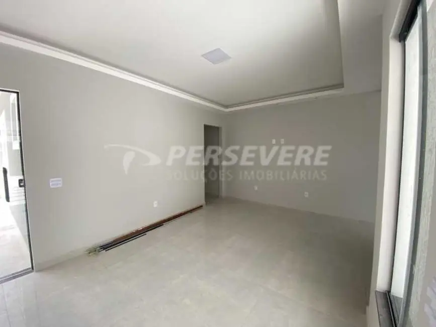 Foto 2 de Casa com 2 quartos à venda, 96m2 em Marica - RJ