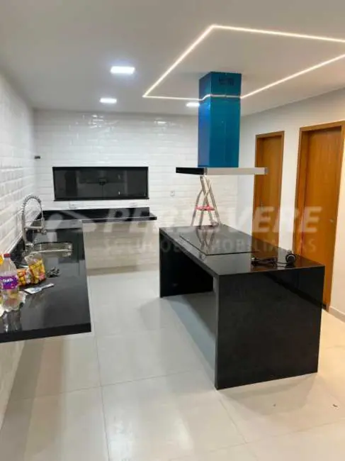 Casa de Condomínio com 3 quartos à venda, 280m2 em Marica - RJ - imagem 5 Foto 5 de Casa de Condomínio com 3 quartos à venda, 280m2 em Marica - RJ