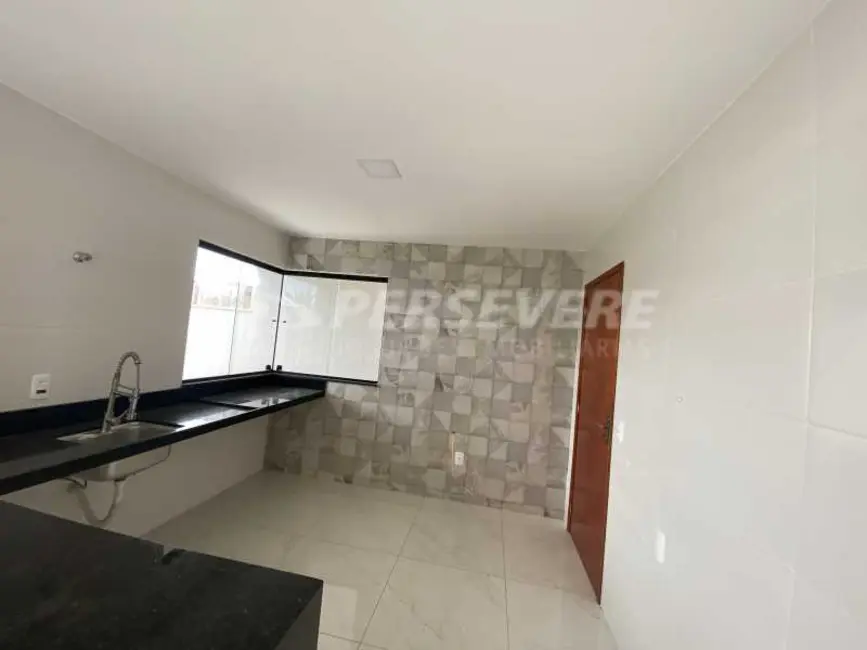 Foto 3 de Casa com 3 quartos à venda, 126m2 em Marica - RJ