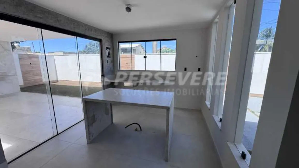 Foto 5 de Casa com 3 quartos à venda, 103m2 em Marica - RJ
