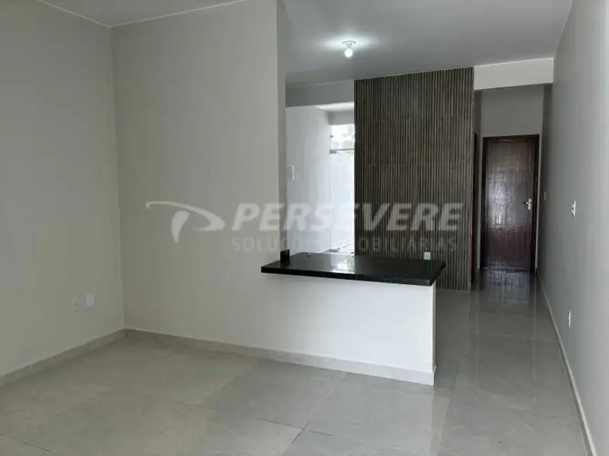 Foto 2 de Casa com 2 quartos à venda, 57m2 em Marica - RJ