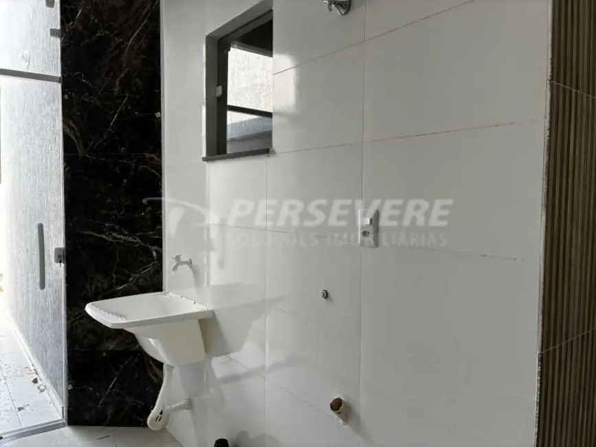 Foto 8 de Casa com 2 quartos à venda, 57m2 em Marica - RJ