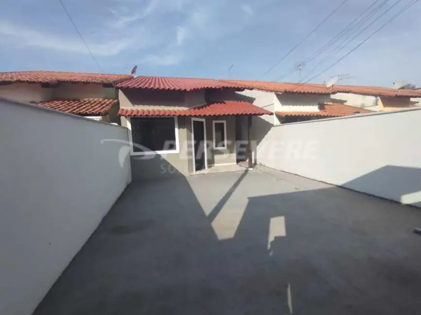 Foto 2 de Casa com 2 quartos à venda, 78m2 em Marica - RJ