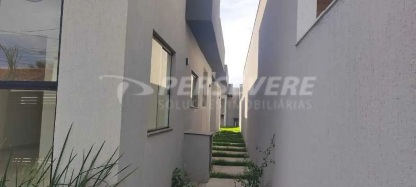 Foto 3 de Casa com 3 quartos à venda, 109m2 em Marica - RJ