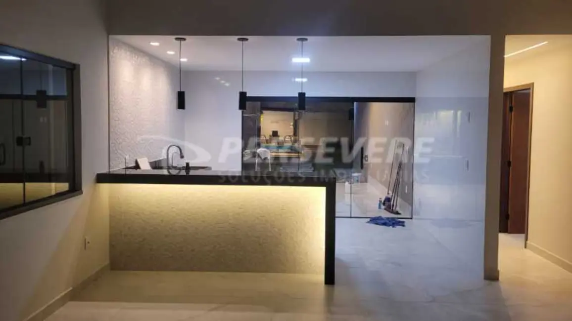 Foto 6 de Casa com 3 quartos à venda, 2025m2 em Marica - RJ