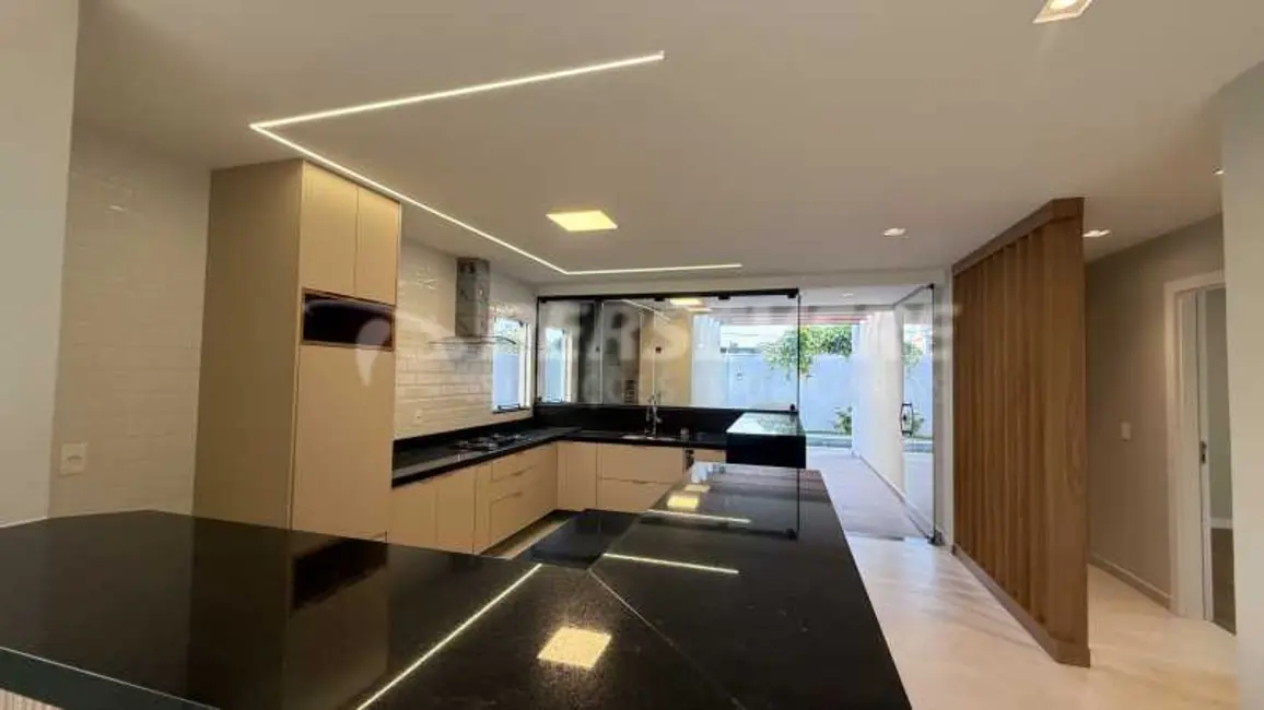 Foto 6 de Casa de Condomínio com 3 quartos à venda, 190m2 em Marica - RJ